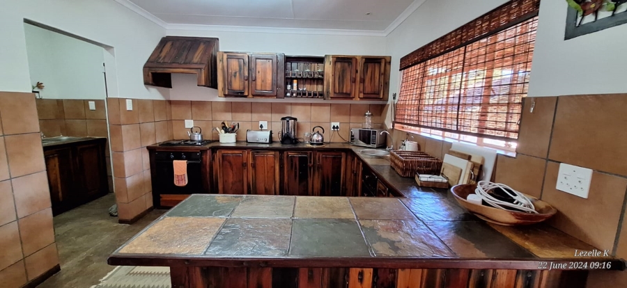 8 Bedroom Property for Sale in Swartruggens North West